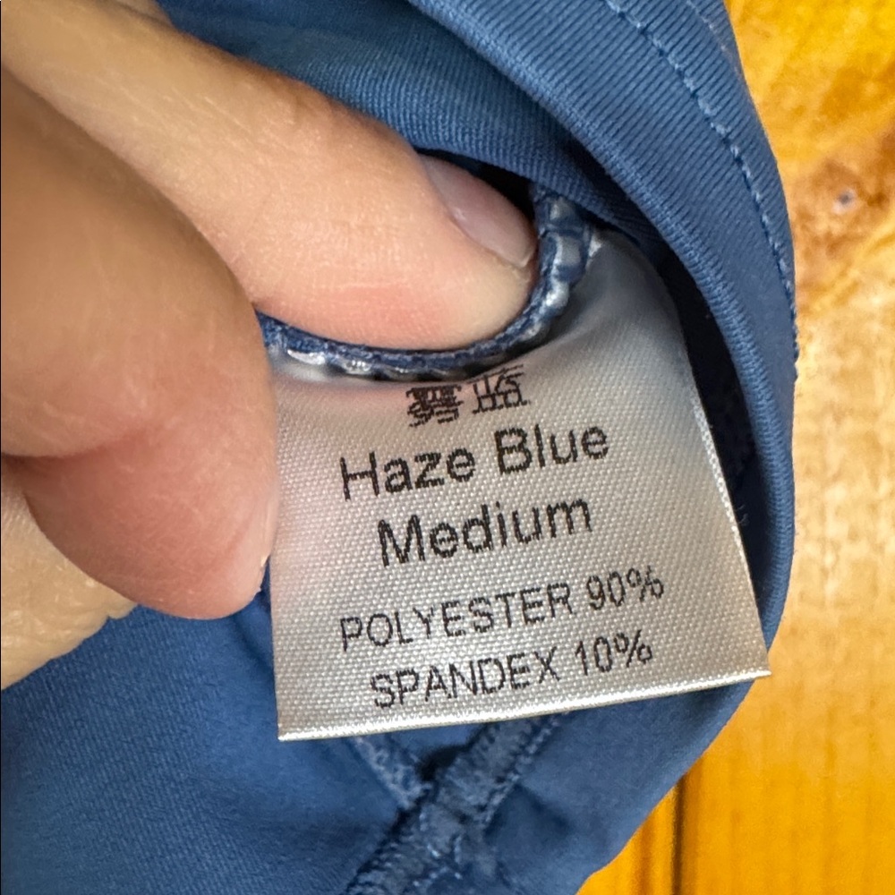 Classic Women's Light Blue Top - Picture 2 of 6